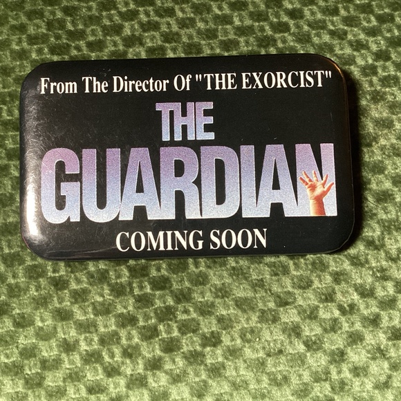 Vintage 1990 THE GUARDIAN Promo Movie Pinback Button Pin Jenny Seagrove - Picture 1 of 3